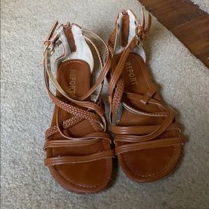 Report staple sandals
